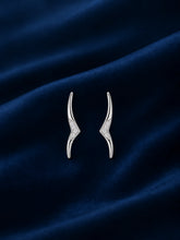 Minimal Wave Ear Climbers