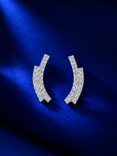 Clustered Arc Ear Climbers