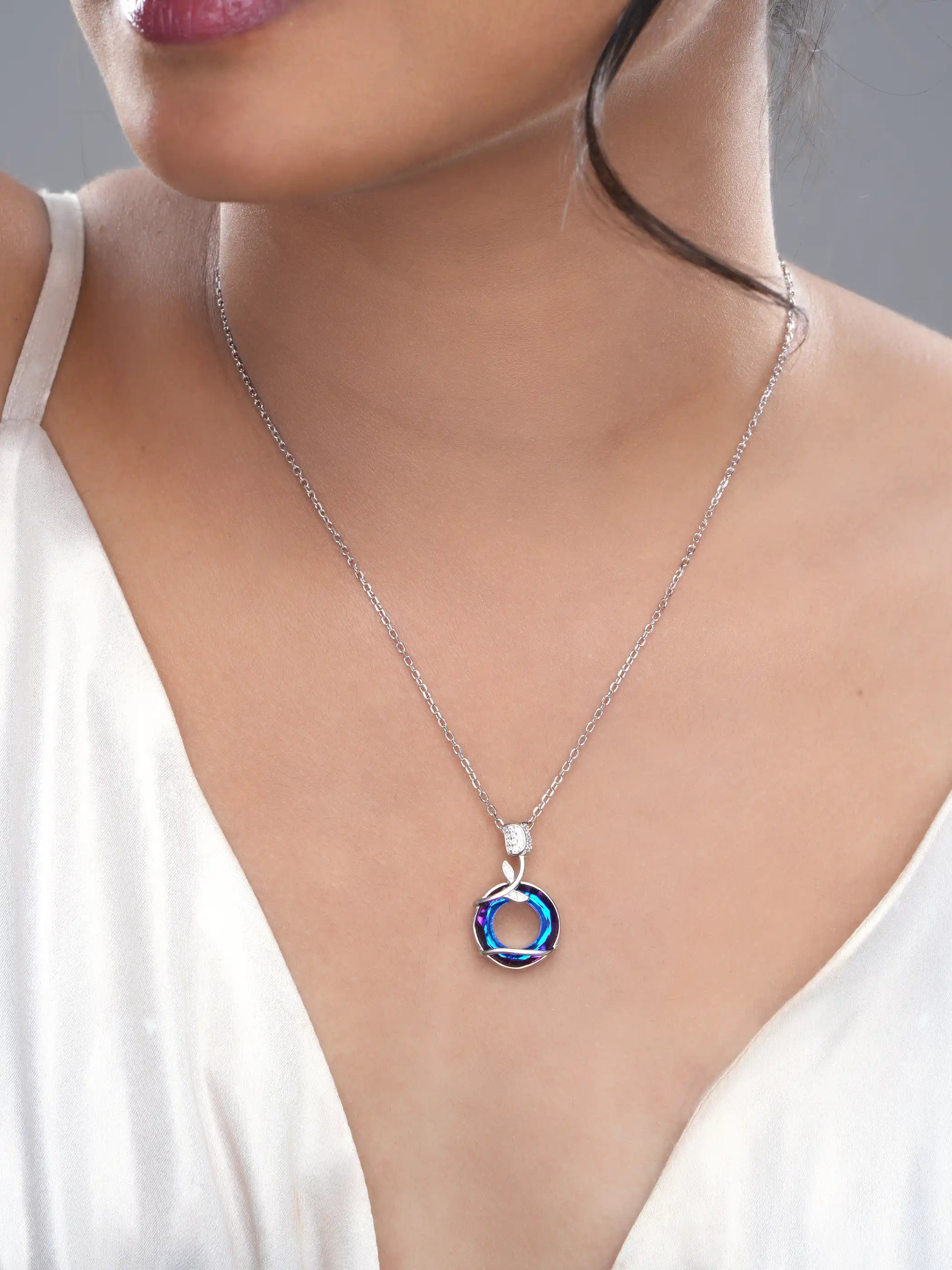 925 silver pendant with iridescent crystal circle and pave-studded loop on delicate chain