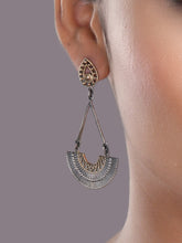 925 silver dual-tone fan motif drop earrings with geometric detailing and gold accents