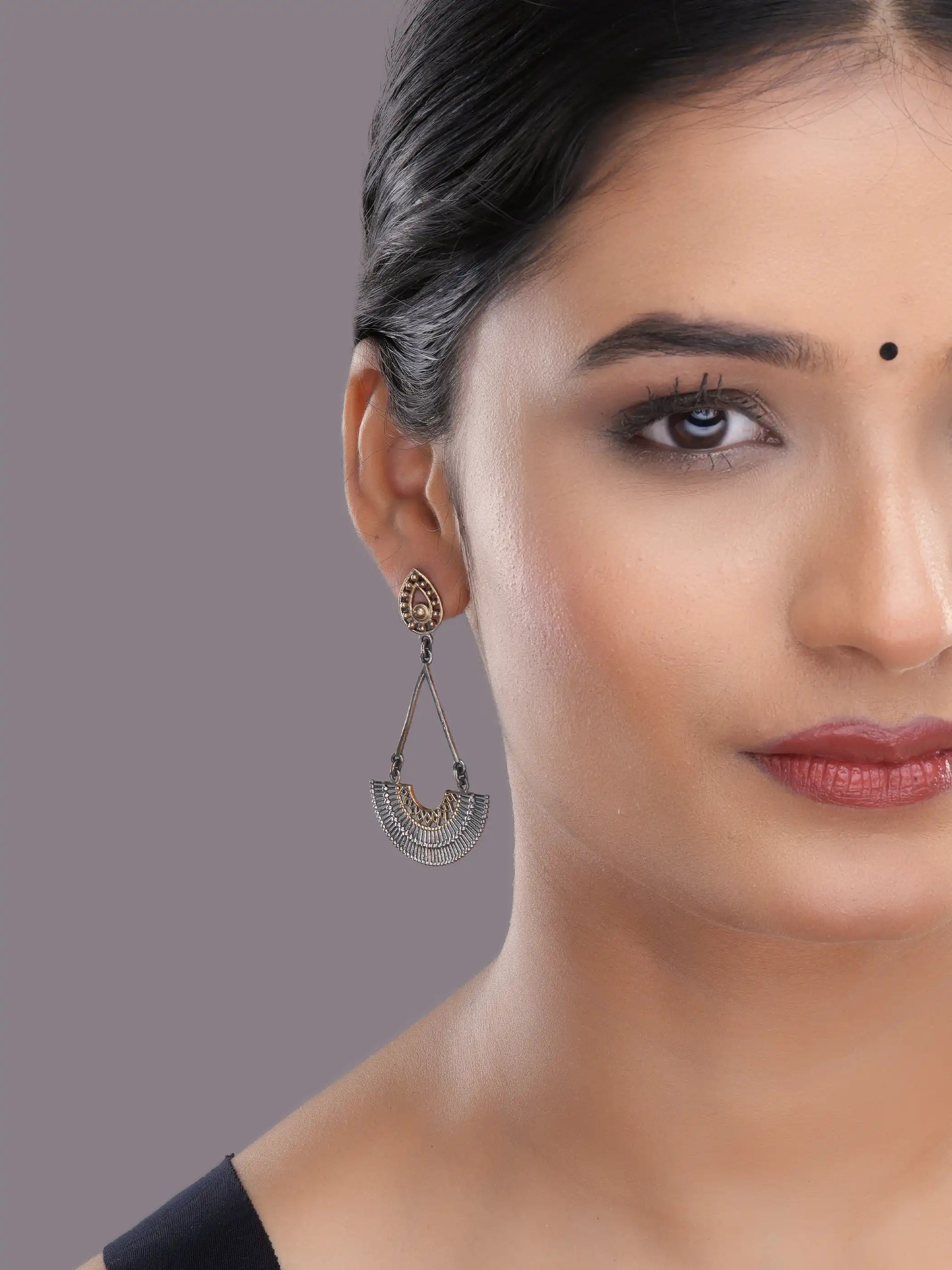 925 silver dual-tone fan motif drop earrings with geometric detailing and gold accents