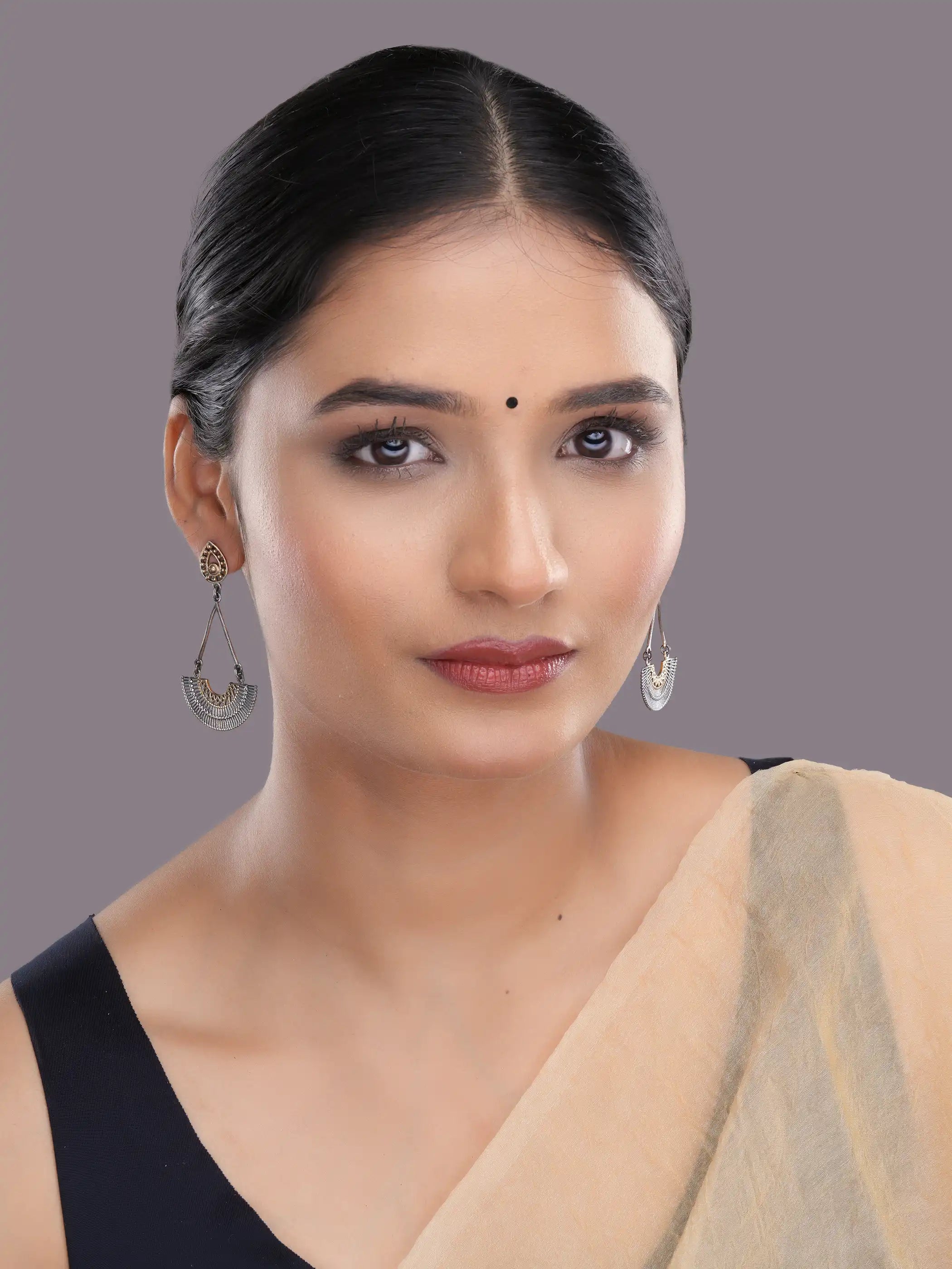 925 silver dual-tone fan motif drop earrings with geometric detailing and gold accents