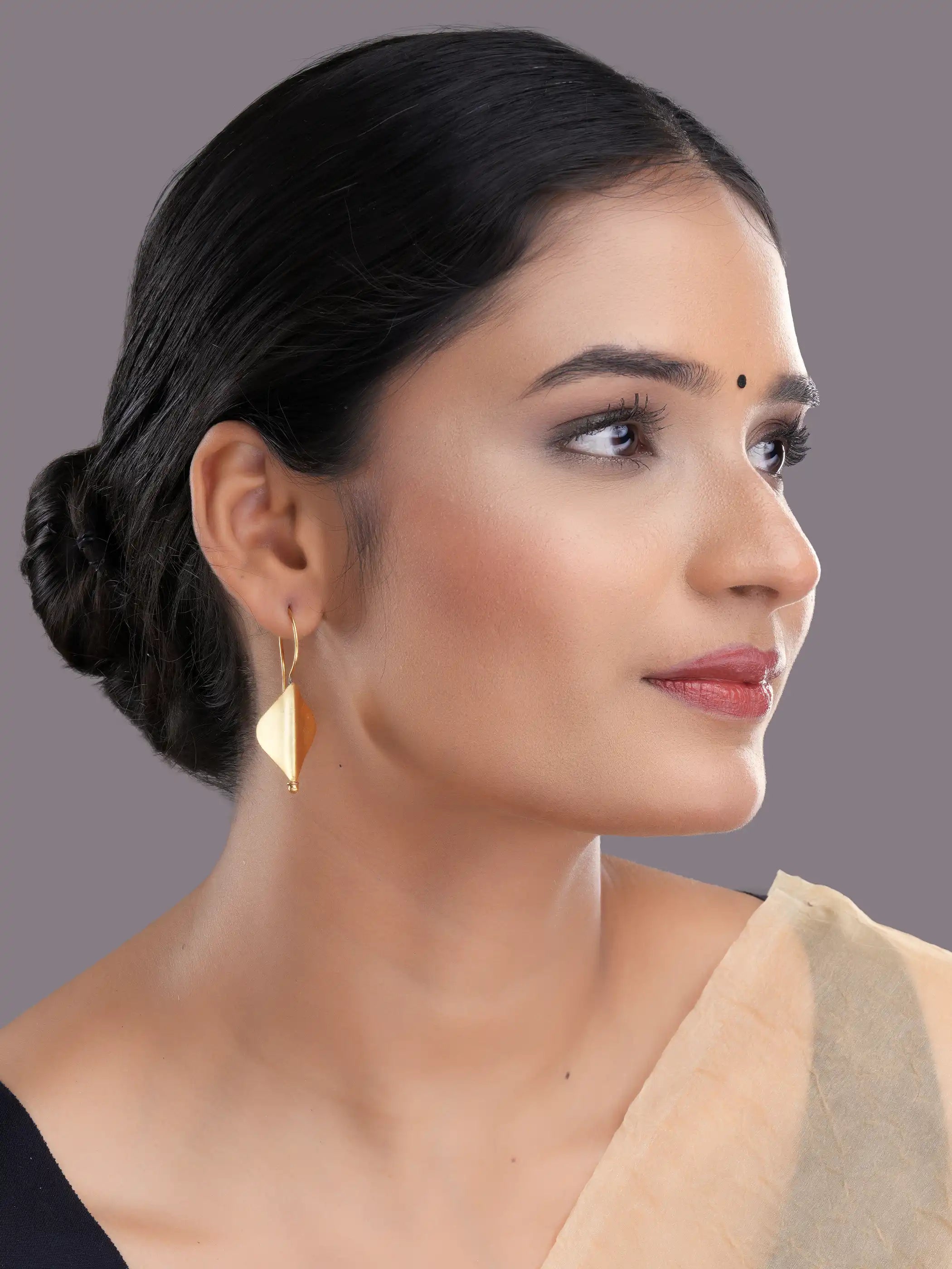 925 silver gold-plated leaf motif drop earrings with curved design and matte finish