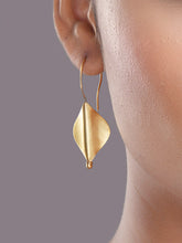 925 silver gold-plated leaf motif drop earrings with curved design and matte finish