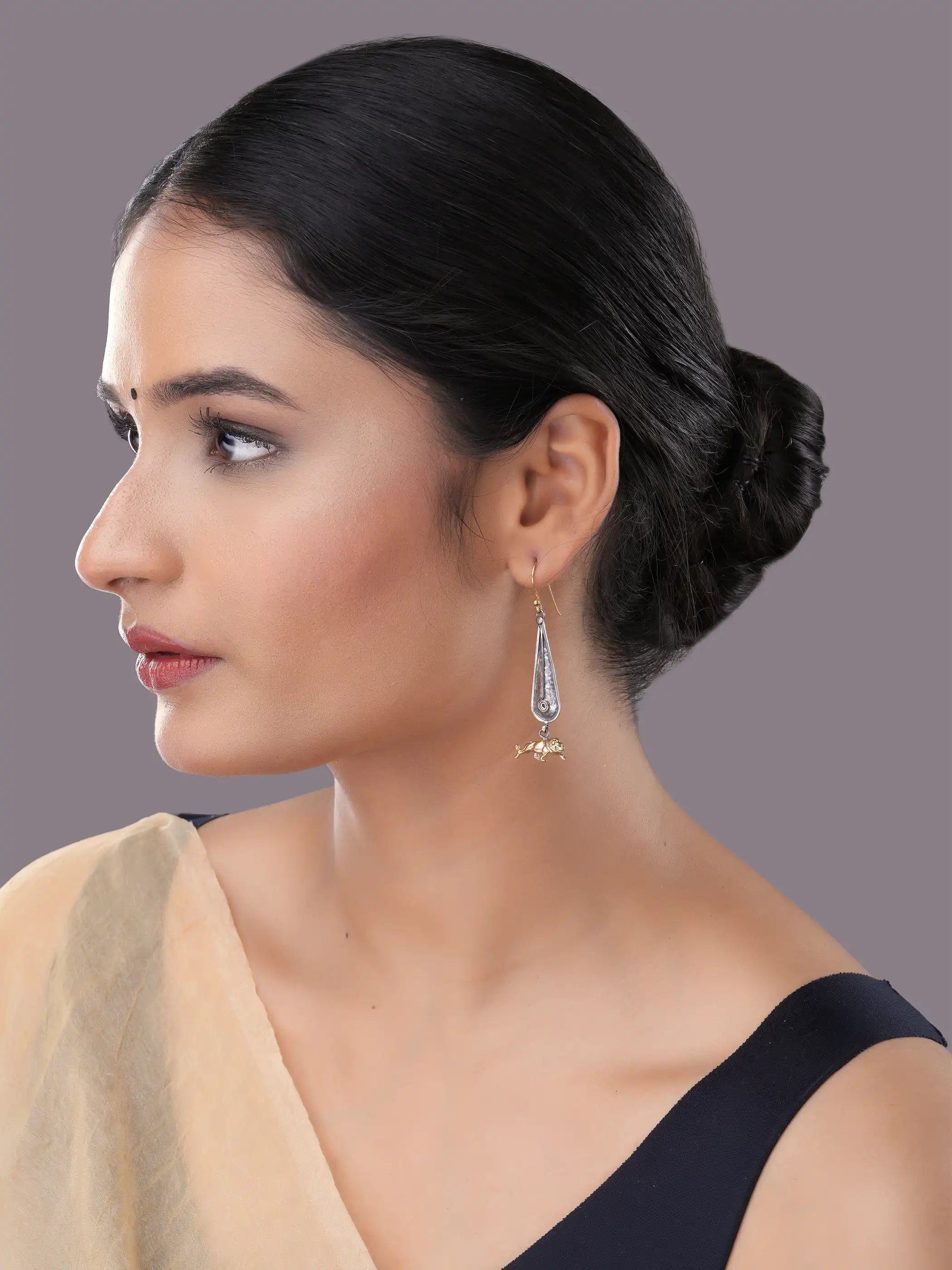 925 silver drop earrings with spiral design and gold-plated lion charms