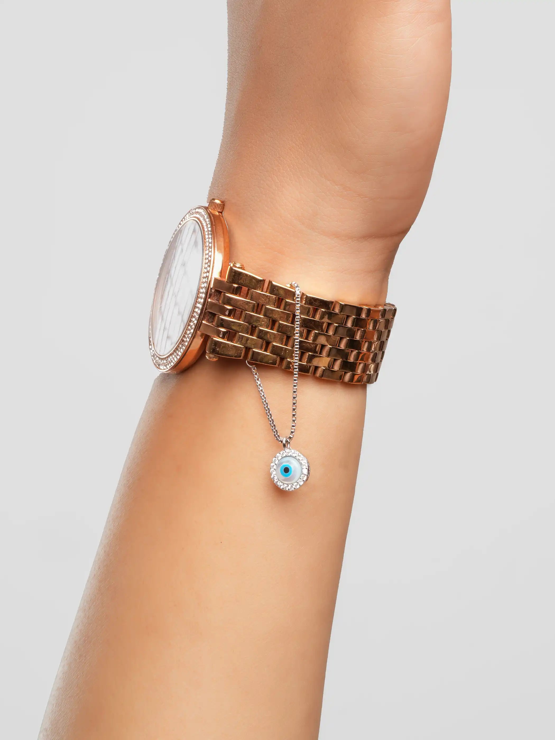 925 silver necklace with round blue evil eye pendant framed by sparkling crystals for a protective and stylish charm