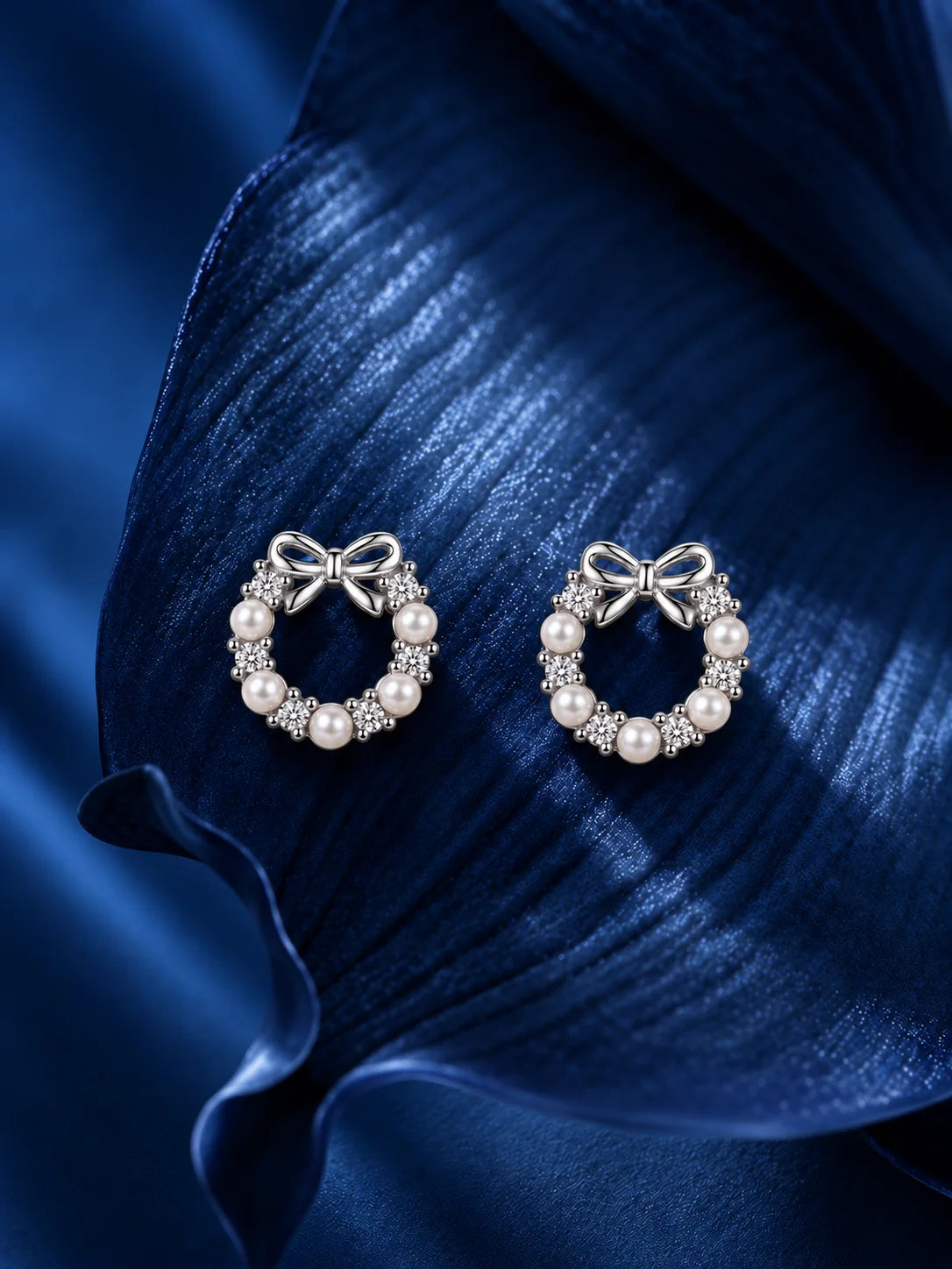 Bow Wreath Ivory-Orb Stud Earrings