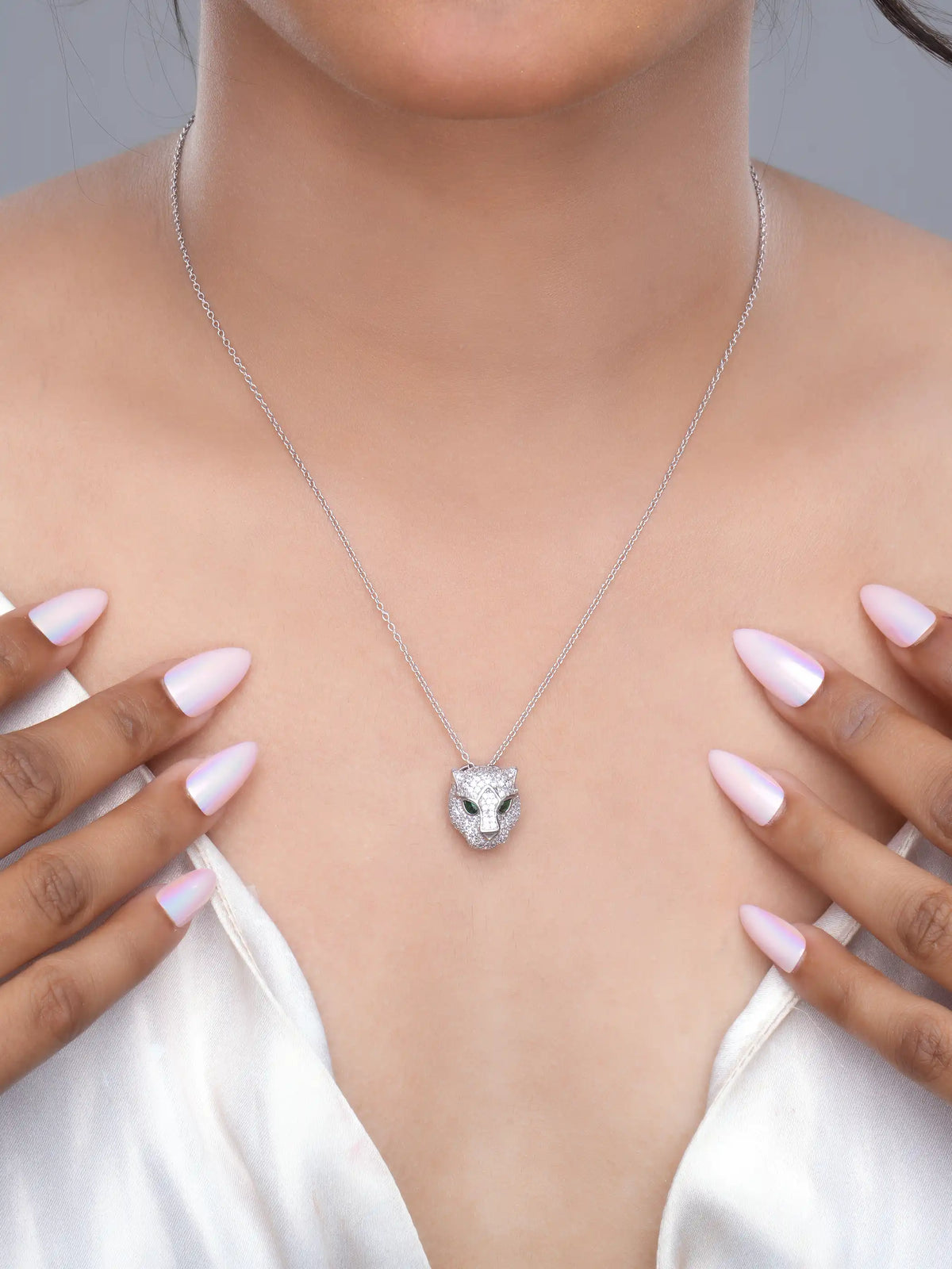 925 silver lion head pendant necklaces in a set of four with detailed chain design