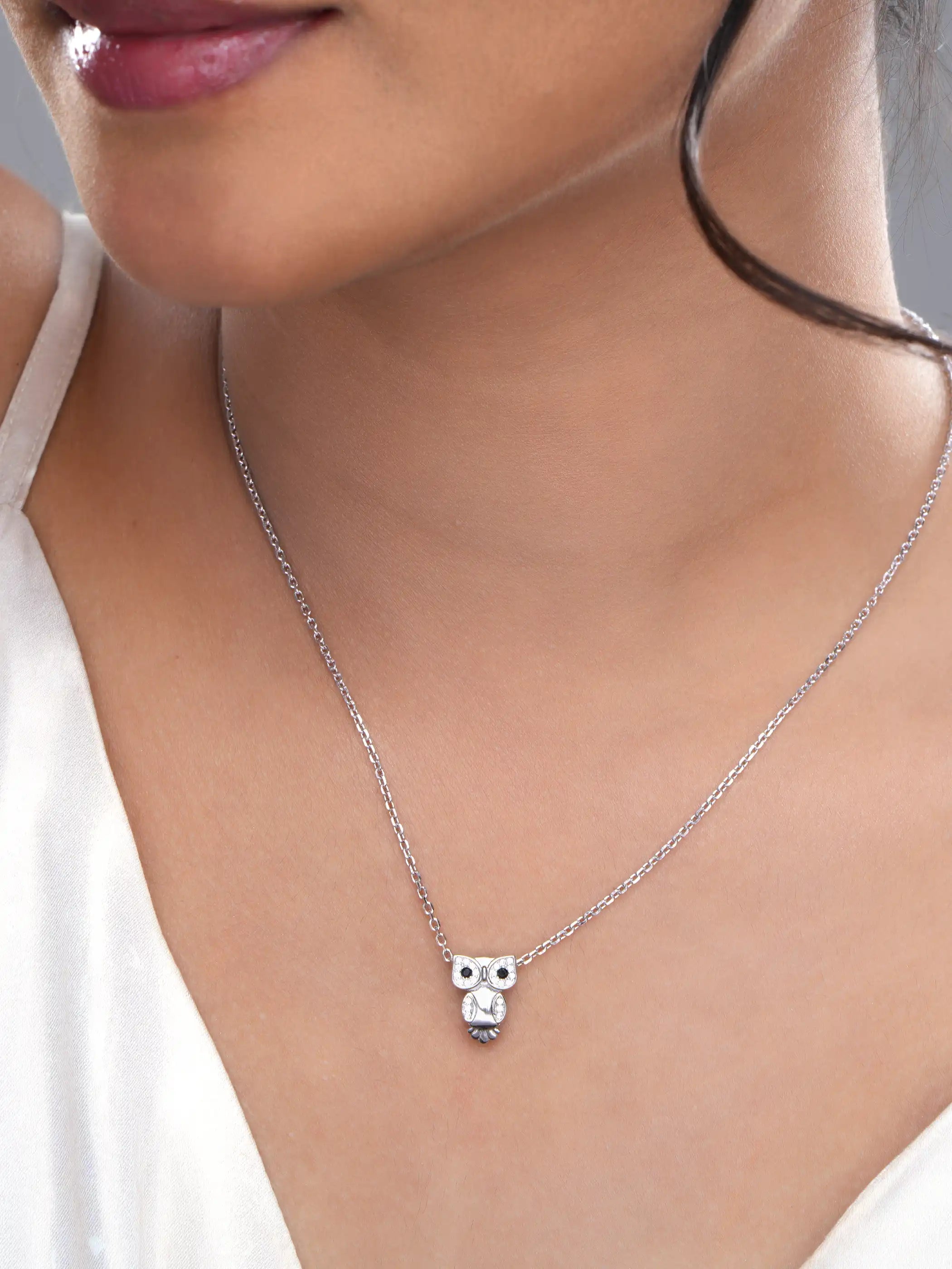 925 silver owl pendant necklace with crystal-studded detailing on a fine chain